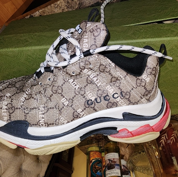 Triple S Gucci and Balenciaga Size 9 - Picture 3 of 5